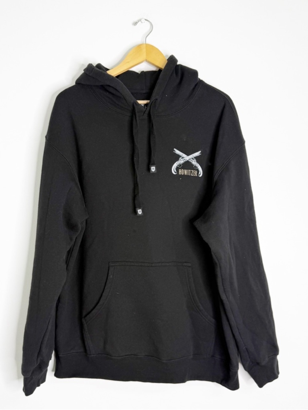 Howitzer Defend Me Hood Black Graphic Pullover Hoodie Large